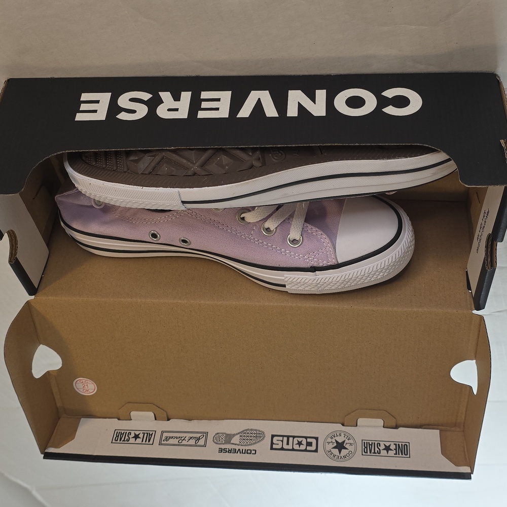 Women's  Converse Sneakers, Pink, Elasticized Back Upper, New With Box Size 7 - Picture 6 of 8